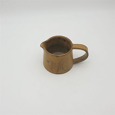 Χειροποίητη κεραμική κούπα με γαλατιέρα